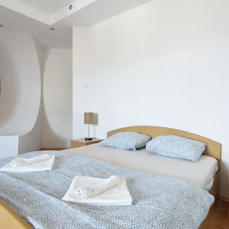 Apartament Over The