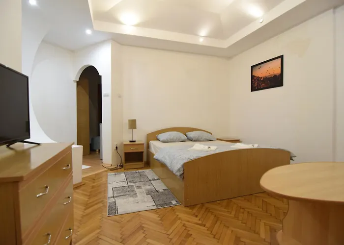 Over The * ブカレスト