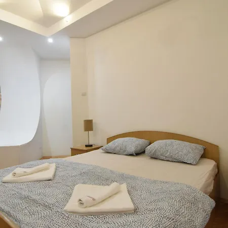 Over The Apartmán Bukurešť