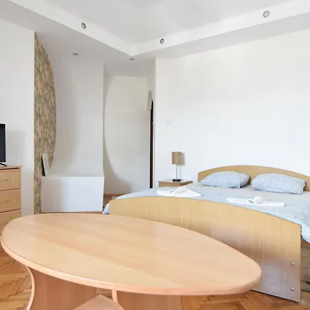 Over The Apartament Bucureşti