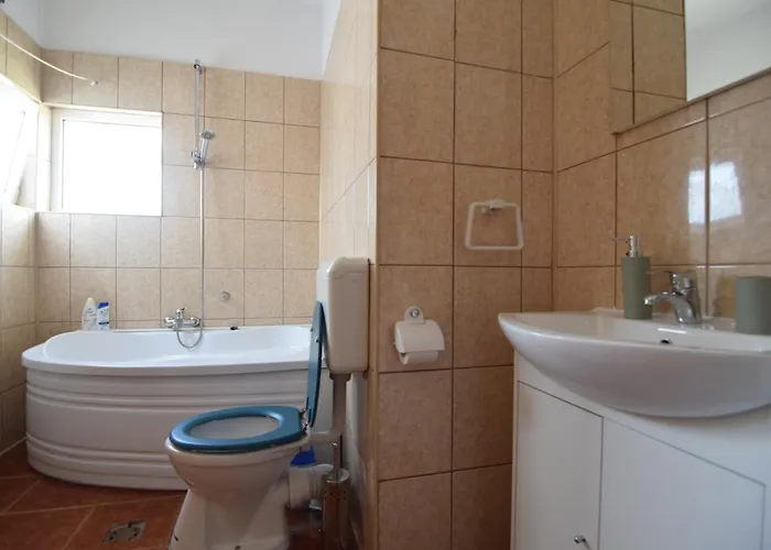 Over The * Bukurešť